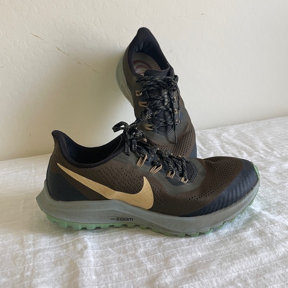 Nike | Zoom Hiking Sneakers size 7 - Picture 4 of 5